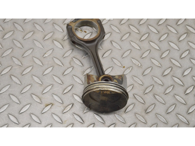 Píst 53236 Mercedes-Benz E W211 M 272.943