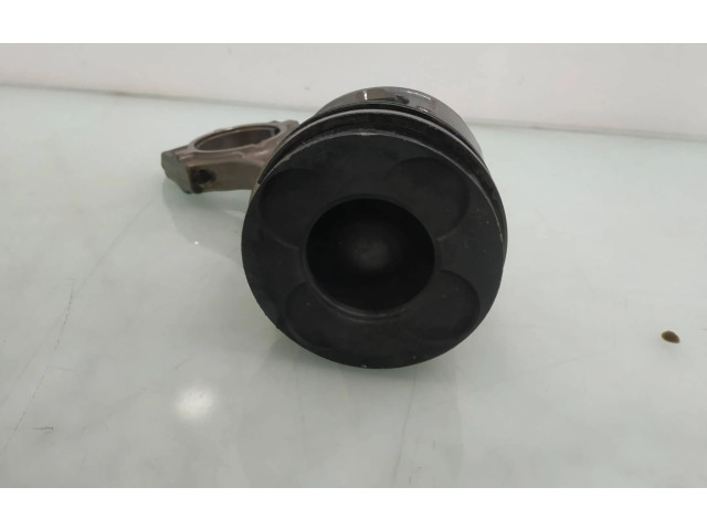  Поршень с шатуном    BMW X3 E83 для дизельного двигателя 2.0