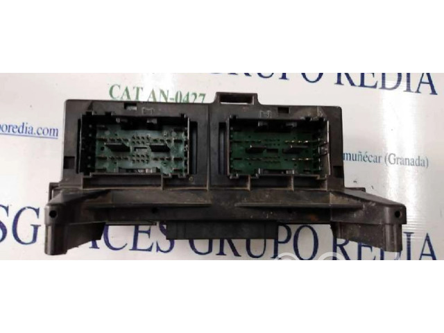 Блок предохранителей 04692085AB Jeep Grand Cherokee