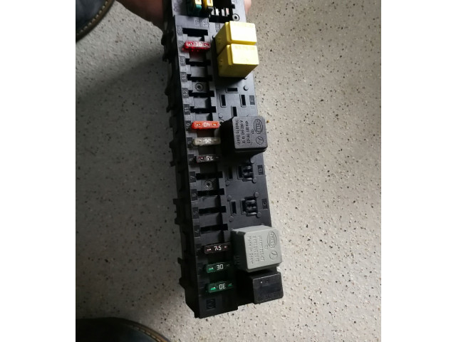 Pojistková skříňka 2035451801 Mercedes-Benz C W203 2005