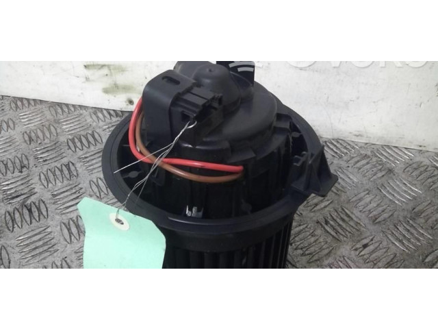 Вентилятор печки    272100975R   Dacia Sandero