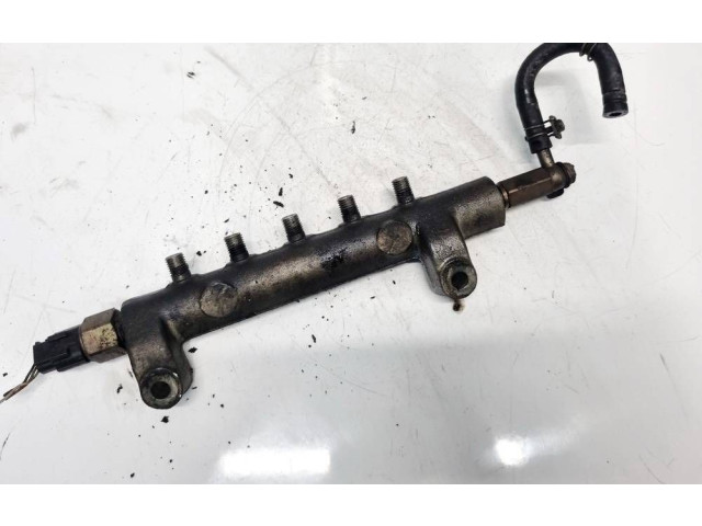 Топливная рампа    Nissan X-Trail T30  