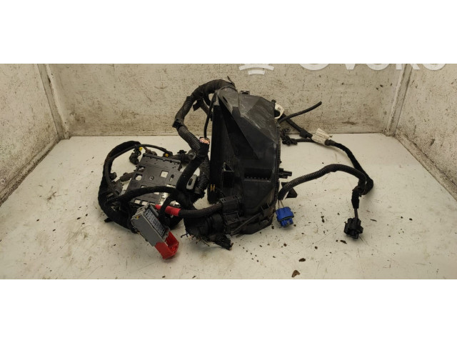 Блок предохранителей    Jeep Renegade    