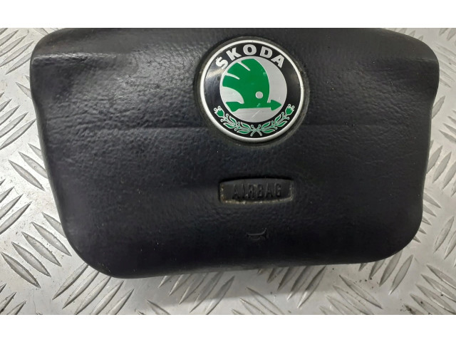 Подушка безопасности водителя 1U0880201   Skoda Octavia Mk1 (1U)
