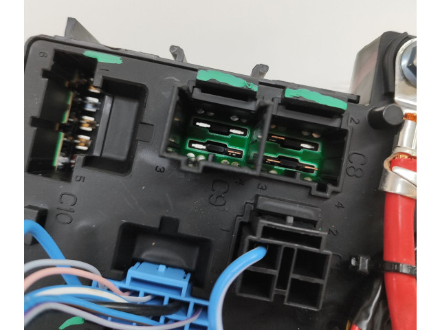 Блок предохранителей 32268453   Volvo XC90    