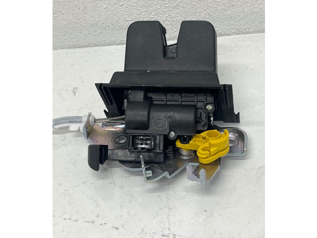 Замок багажника 3V9827520    Skoda Superb B8 (3V) 2015 - 2024 года