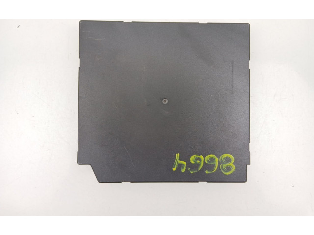 Блок предохранителей 1K0937086C   Skoda Yeti (5L)    