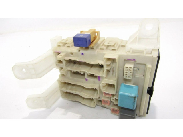   Pojistková skříňka 8273042010   Toyota RAV 4 (XA30) 2006