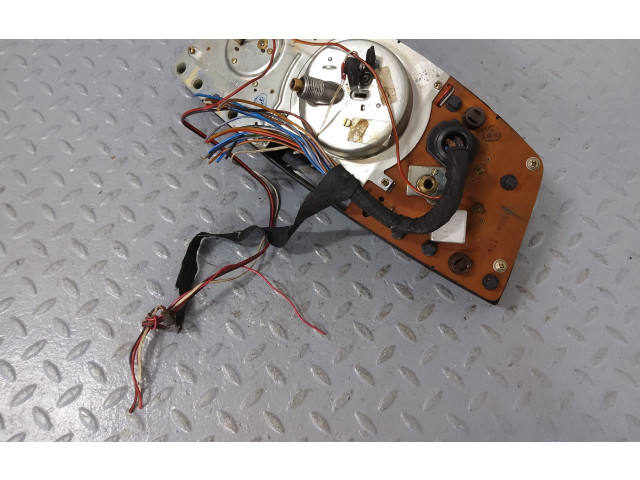 Панель приборов A0095422806, A0105422706   Mercedes-Benz 200 300 W123       