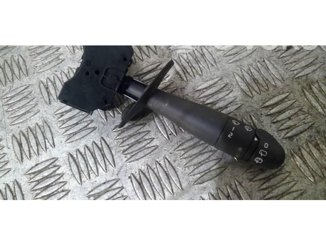 Ручка стеклоочистителей 7701051760   Renault Clio II