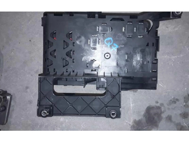 Pojistková skříňka 7L0937555A Audi Q7 4L