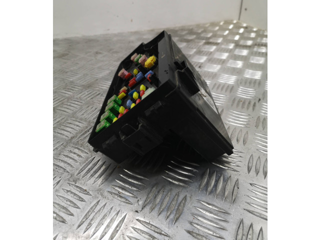 Pojistková skříňka P68028008AD, BJG2F4L2 Dodge Avenger 2010