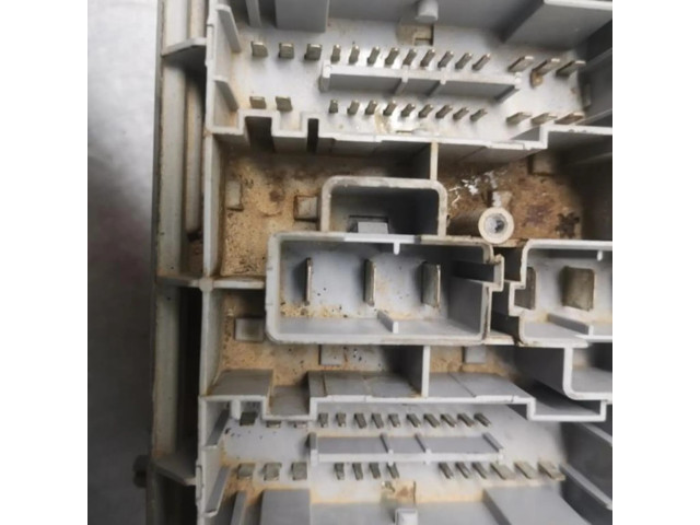 Блок предохранителей 50513644 Alfa Romeo 166