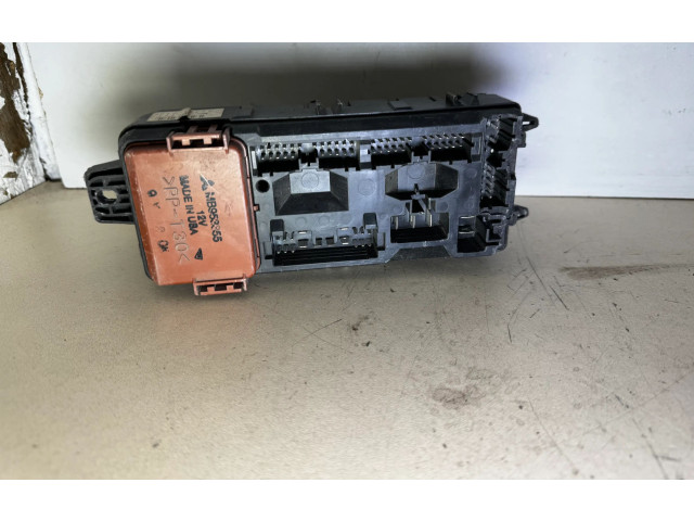 Блок предохранителей MB953355, 0G040104   Mitsubishi Carisma    