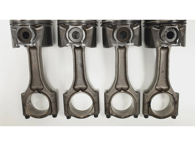 Поршень с шатуном 90531401 Opel Vectra A