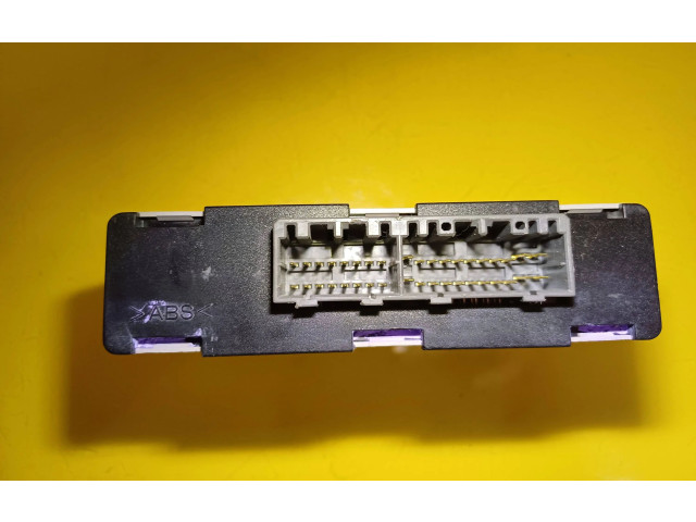 Блок управления MR238029 Mitsubishi Carisma