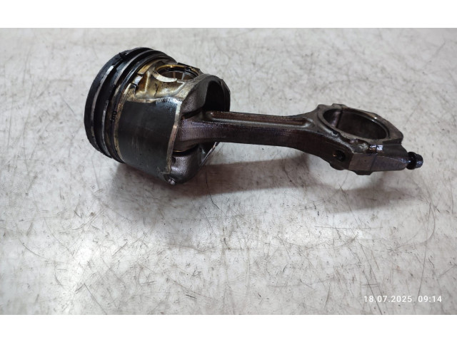 Píst Hyundai Santa Fe d4eb