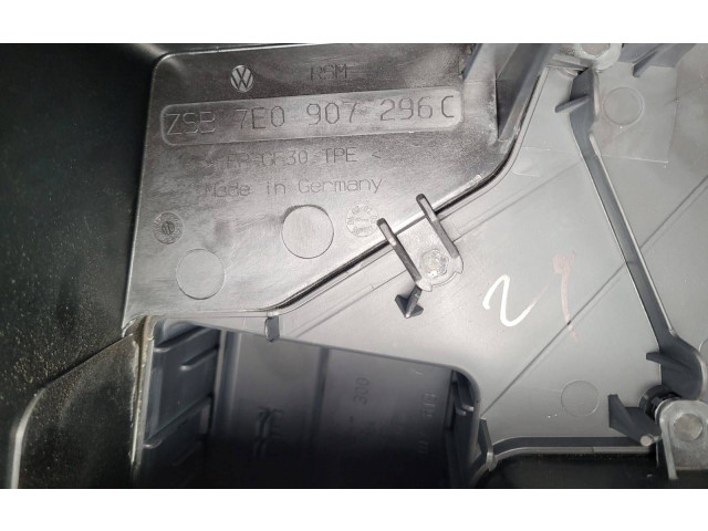 Pojistková skříňka 7E0907300A, 7E0907296C Volkswagen Multivan T5 2011