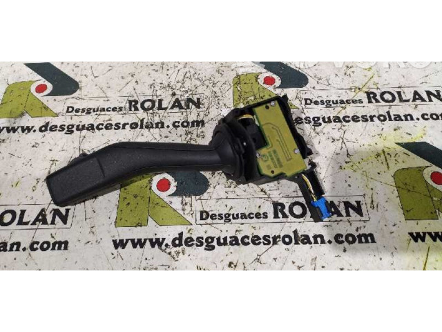 Ручка стеклоочистителей 1K0953519   Volkswagen Golf SportWagen