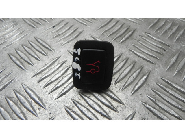 Выключатель открытия задней двери