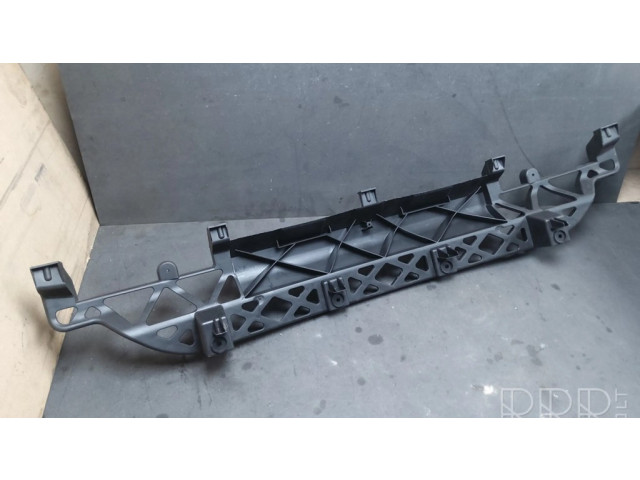 Задний держатель бампера