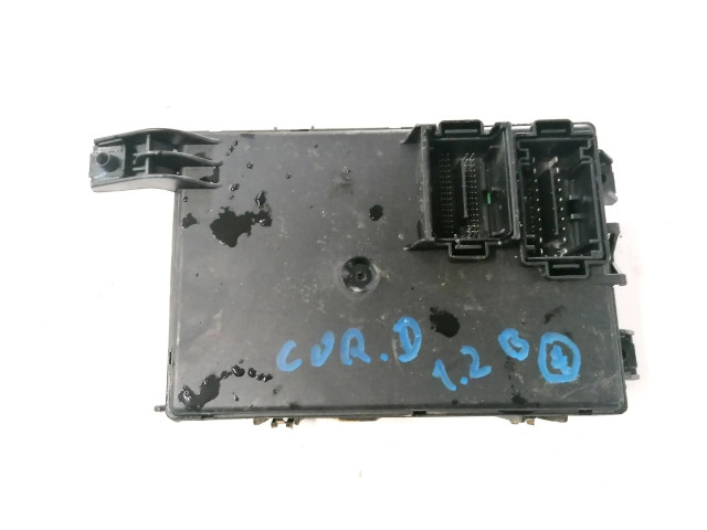 Блок предохранителей 13424262, 28372266 Vauxhall Corsa D