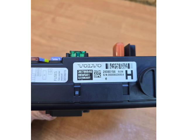 Pojistková skříňka 30786646, 28080156 Volvo XC90 2007