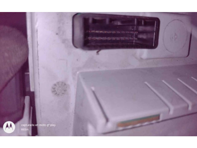 Дисплей    8200307273   Renault Clio III