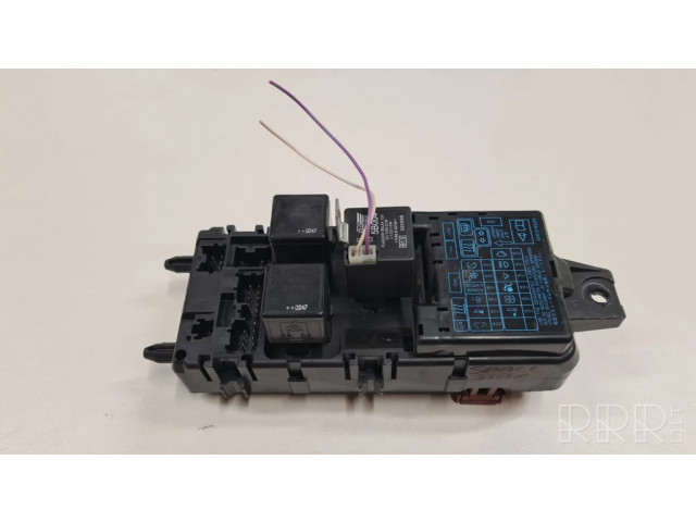 Блок предохранителей MB953355, MR318828 Mitsubishi Space Star