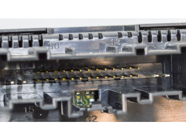 Включатель регулировки салона