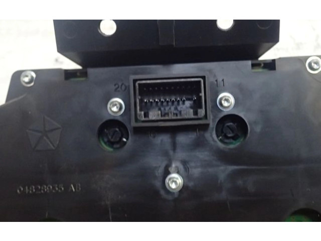 Панель приборов Jeep Cherokee