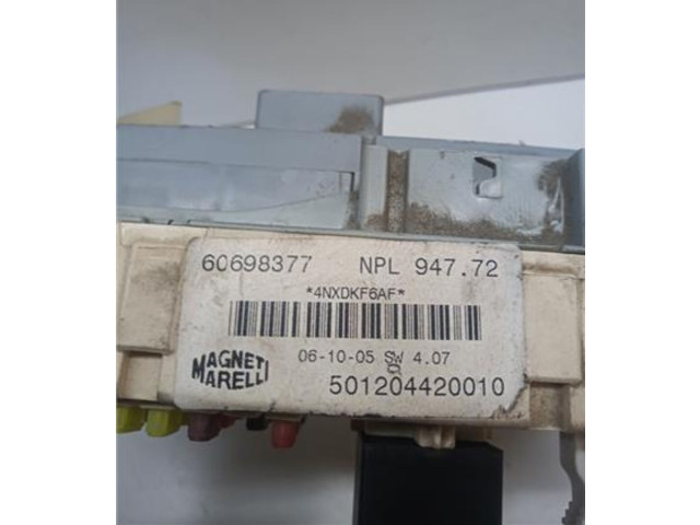 Блок предохранителей 51742420, 4655875860698377 Alfa Romeo GT