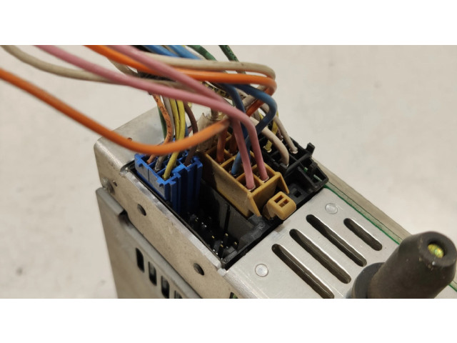 Радио/ проигрыватель CD/DVD / навигация