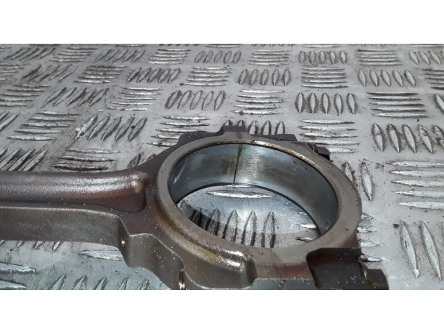 Píst Saab 9-7X pro benzínový motor 4.2