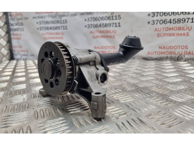 Масляный насос 03L115105B Volkswagen Touran II