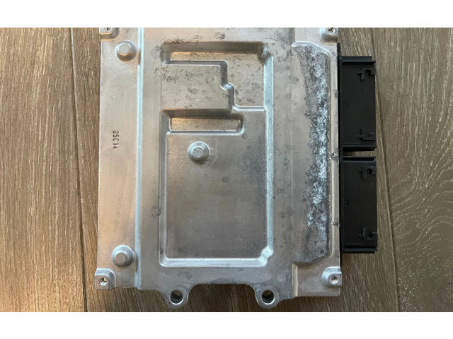 Блок управления двигателя 32242004   Volvo S90, V90