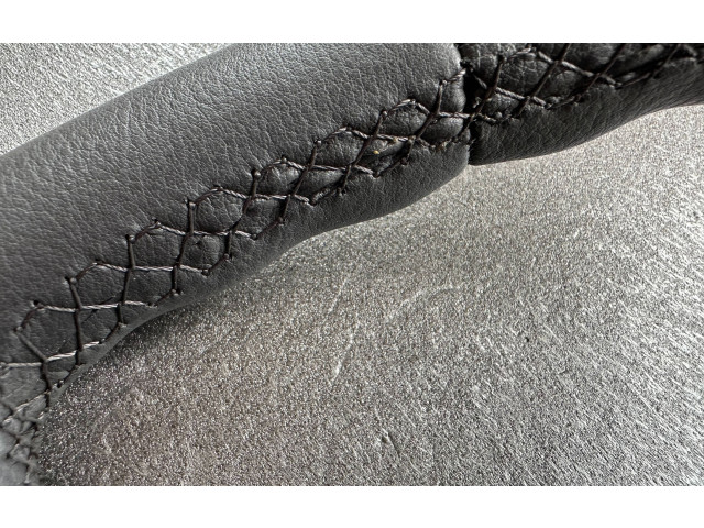 Volant Mitsubishi Pajero 1995 MB892593