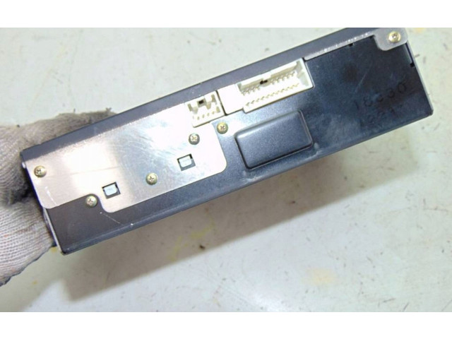 Přístrojová deska Nissan Almera Tino 2000 280905M501