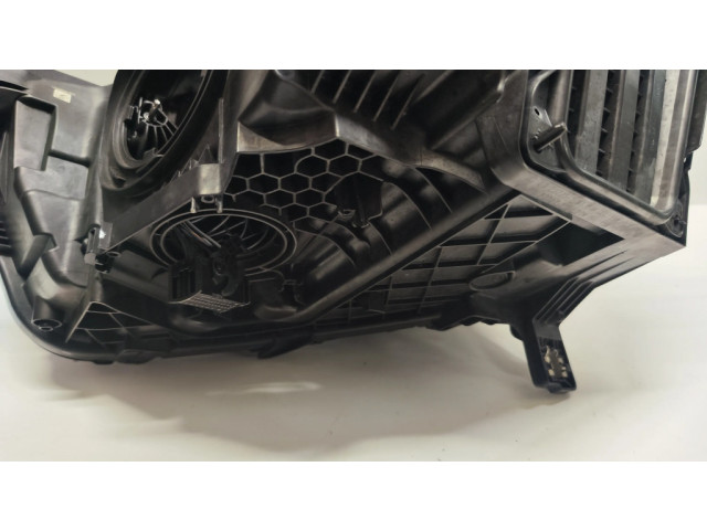 Передняя фара