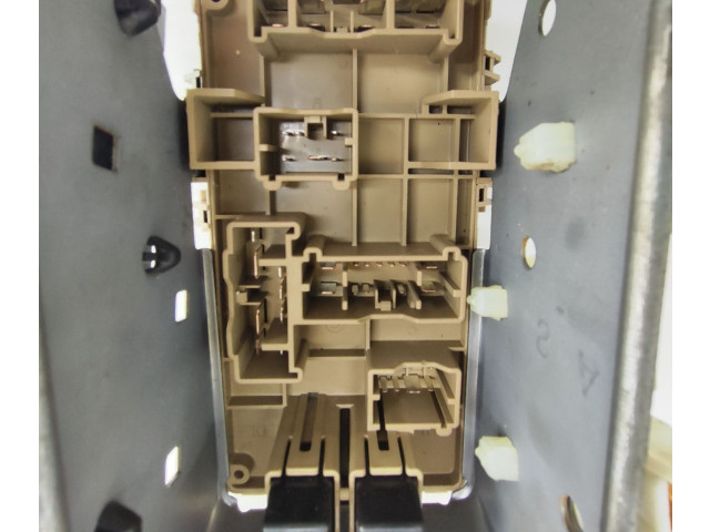 Блок предохранителей LB100603B   Subaru Forester SG    