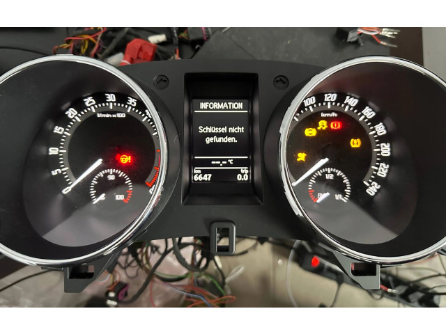 Панель приборов 5L0920841E Skoda Yeti (5L)