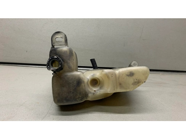 Расширительный бачок охлаждающей жидкости    