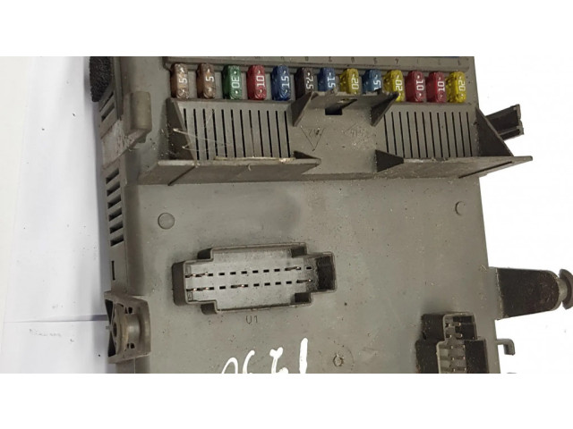 Pojistková skříňka 8200148809, 8200004201E Renault Laguna II 2002