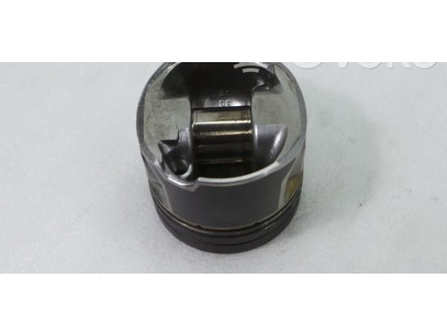 Píst 83L57   Audi Q7 4L     