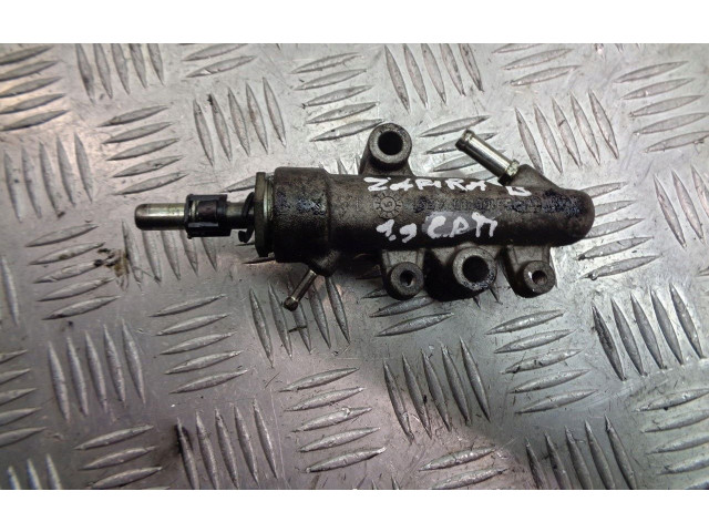 Vstřikovací lišta Opel Zafira B