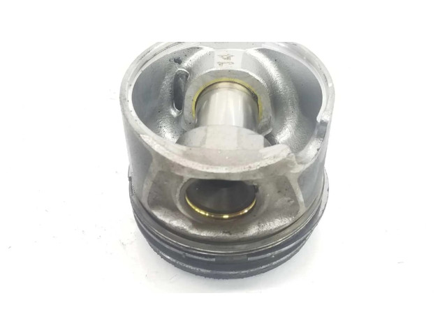 Píst 03G107065J, 03G107065C Audi A4 S4 B7 8E 8H pro naftový motor 2.0