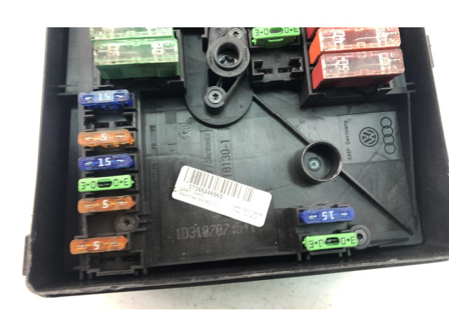 Блок предохранителей  1K0937125A   Skoda Octavia Mk2 (1Z)    