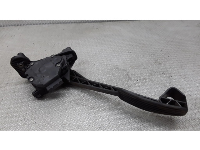 Педаль акселератора