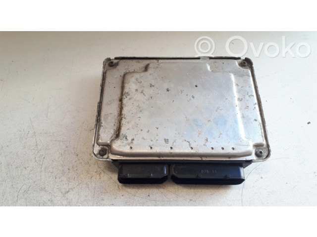 Řídící jednotka 045906019CJ, 0281013180 Skoda Praktik (5J8) 2007