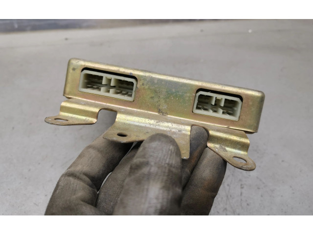 Блок управления двигателя MD145275, E2T56072 Mitsubishi Colt